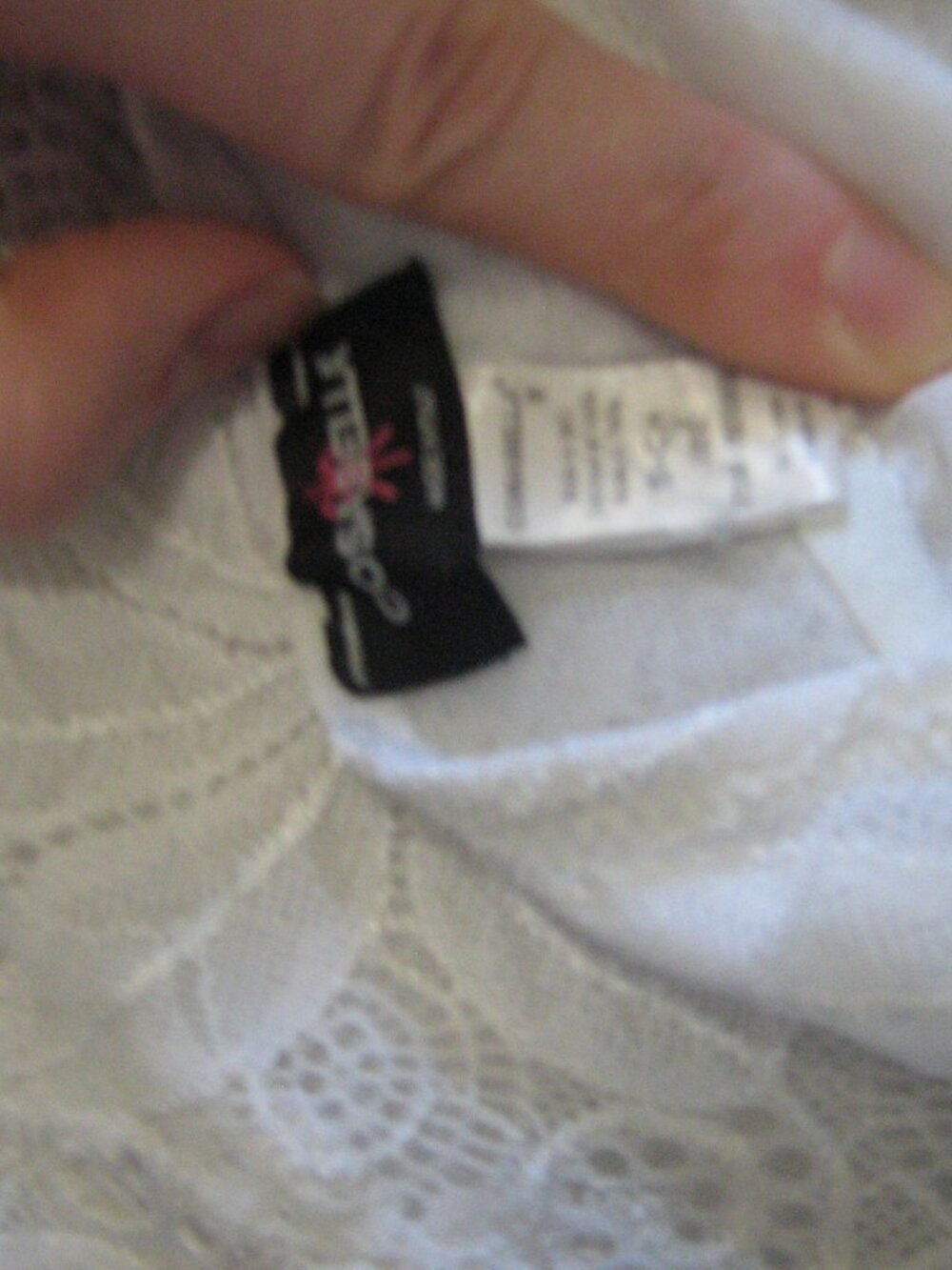 costabella lace halter top - Picture 3 of 4